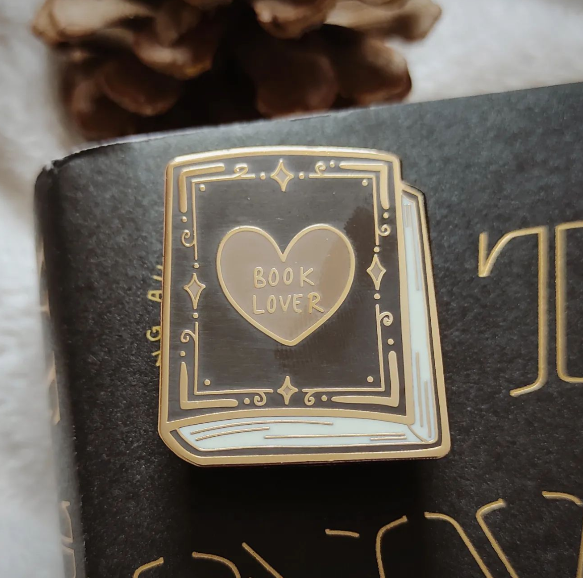 BOOK LOVER Enamel Pin
