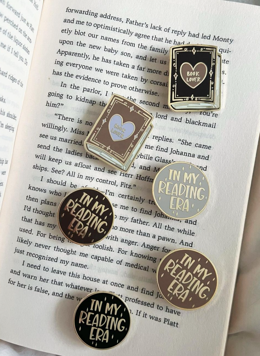 BOOK LOVER Enamel Pin