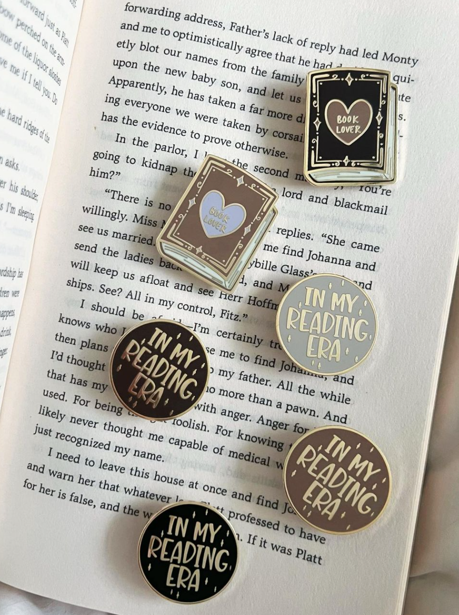 READING ERA Enamel Pin